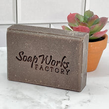 Load image into Gallery viewer, the best soap to clean greasy hands
